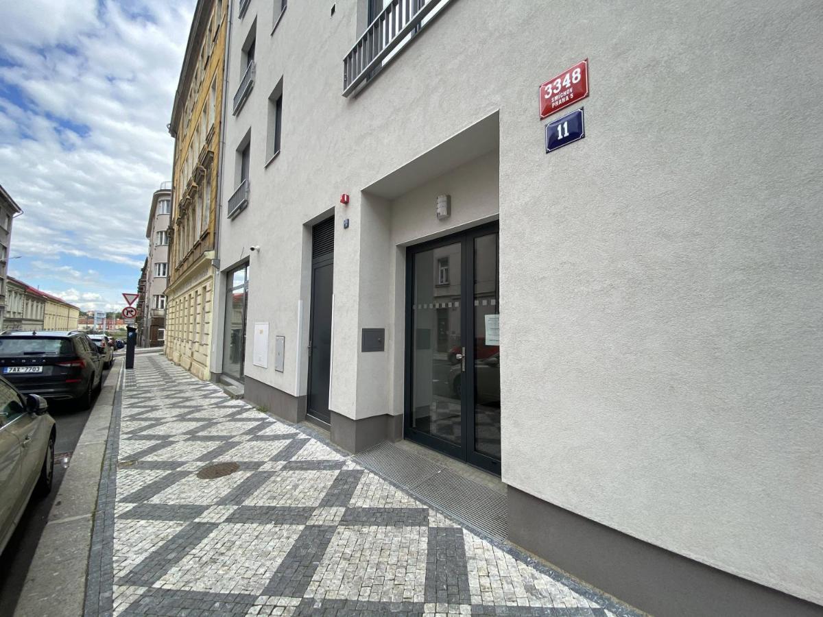 Seven Days Smichov Apartman Prága Kültér fotó