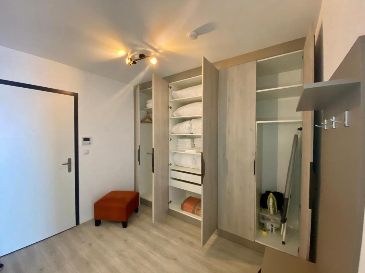 Seven Days Smichov Apartman Prága Kültér fotó
