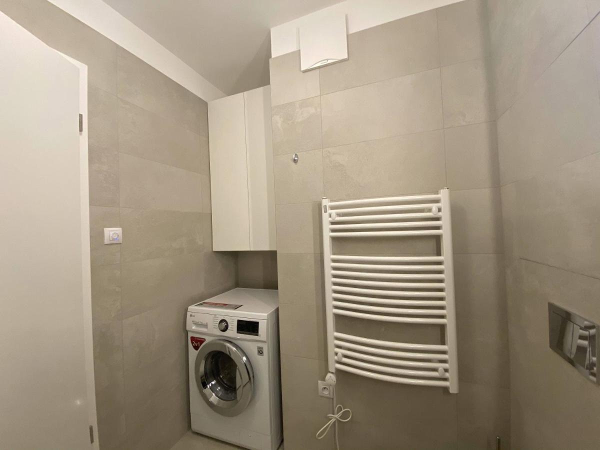 Seven Days Smichov Apartman Prága Kültér fotó